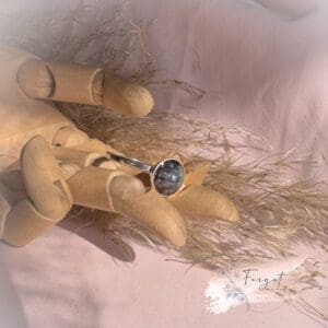 Ladie's Ring - Round